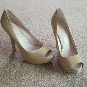 Used Vince Camuto Tag High Heels Sz 10